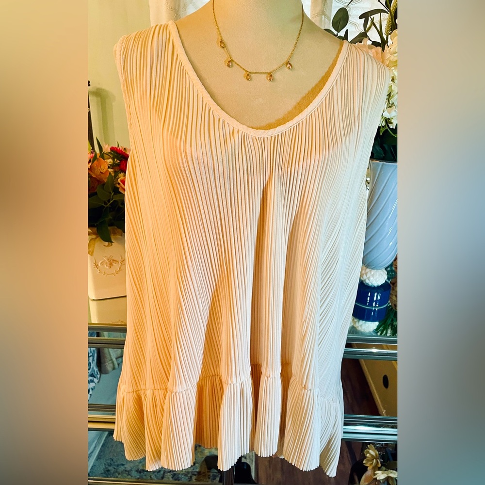💕 Vintage Michael Stars chiffon, pleated, sleeveless blouse in soft pink w/tank.